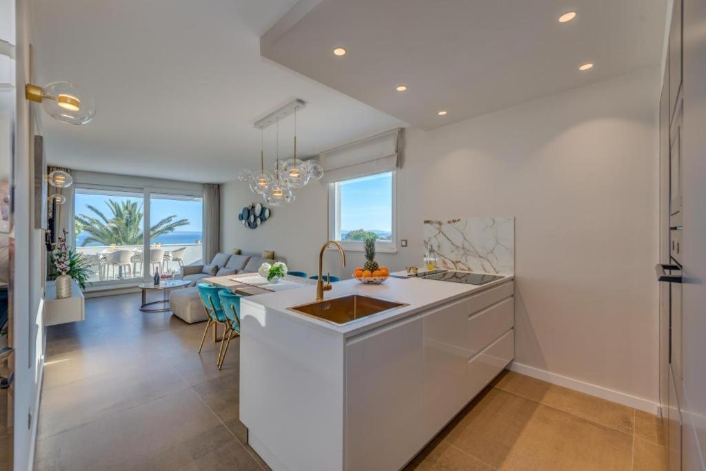 Beachfront Apartment Split Exterior photo