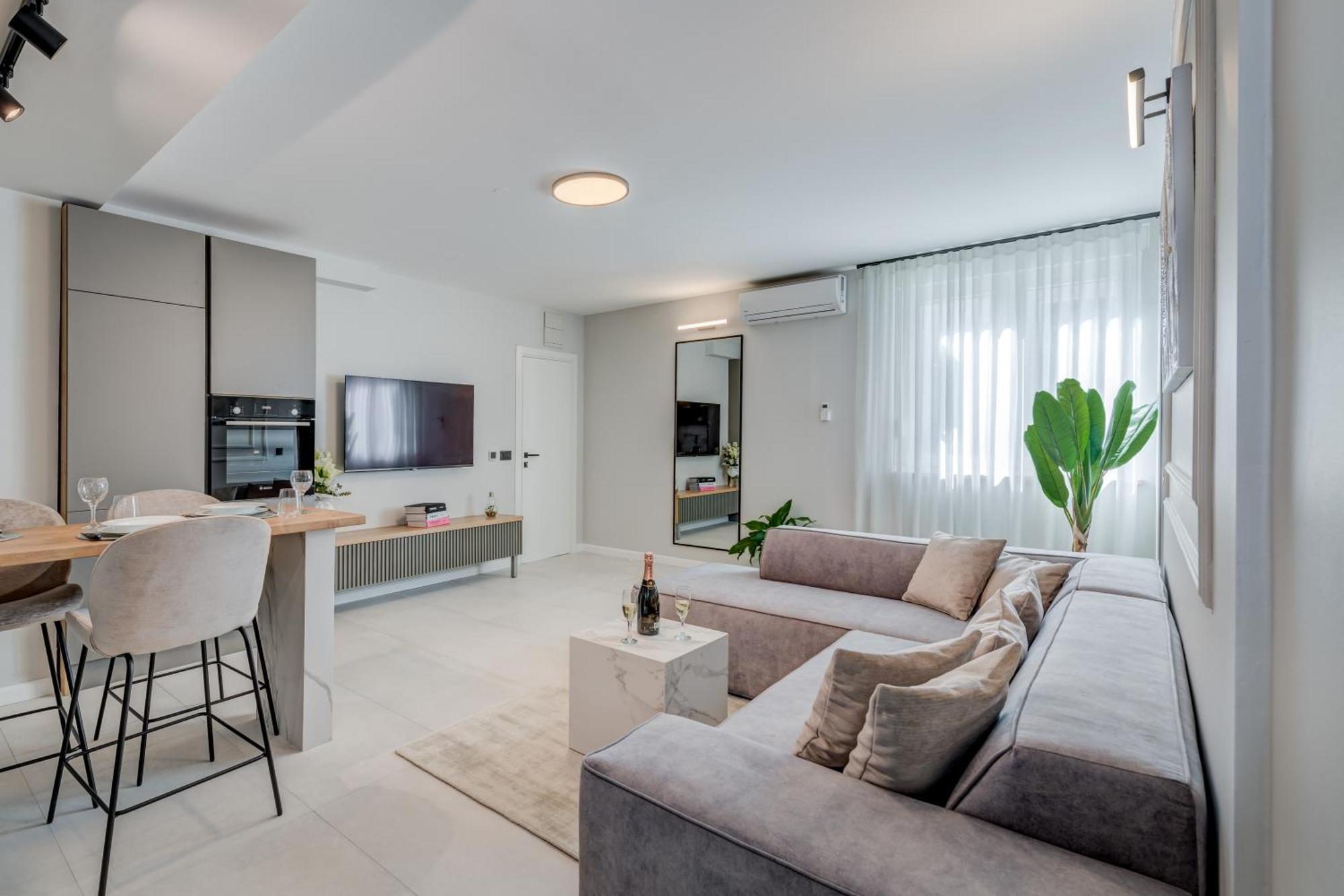 Beachfront Apartment Split Exterior photo